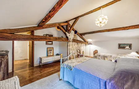 Location Maison 11 personnes à Bioussac - Photo 30