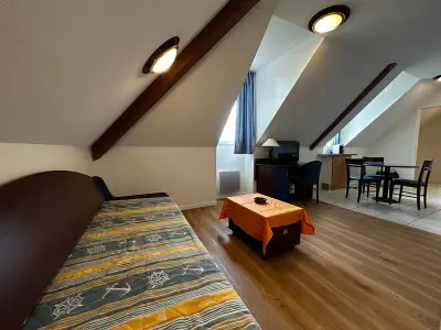 Appartement à La Roche Posay, T2 rénové avec piscine chauffée proche Thermes, parking et WIFI - L1071486