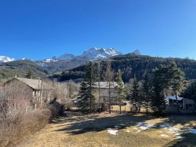 Appartement à Barcelonnette, Charmant Studio avec Balcon et Parking à Barcelonnette - L1071700