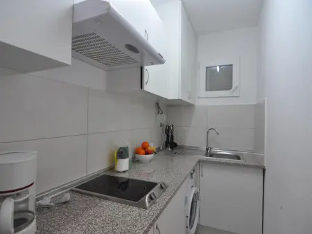 Charmant appartement à 300m de la plage de Santa Margarita, Roses, idéal pour les familles. - Photo 7