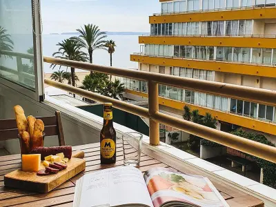 Appartement à Roses, Encantador apartamento en alquiler en Roses, Costa Brava! A 0 metros de la playa. Disfruta de la piscina comunitaria y las vistas al mar. - L1071917