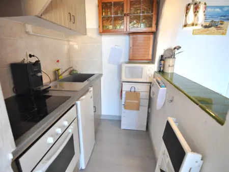 Acogedor estudio en Roses, Costa Brava! Ideal para 3 personas, a 100 m de la playa, con vistas al mar y comodidades. - Photo 8