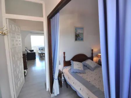 Acogedor estudio en Roses, Costa Brava! Ideal para 3 personas, a 100 m de la playa, con vistas al mar y comodidades. - Photo 9