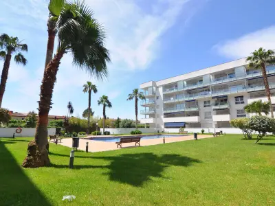 Appartement à Roses, Charmant Appartement à Roses : Piscine, Wi-Fi Gratuit, Proche Plage et Commerces - L1071928