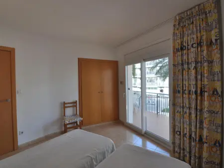 Charmant appartement à 300m de la plage de Santa Margarita, Roses - 2 chambres, Terrasse et Parking - Photo 4