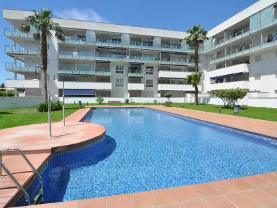 Appartement à Roses, Charmant appartement à Roses, 1.2km de la plage, piscine, Wi-Fi gratuit, clim, terrasse, garage. - L1071932