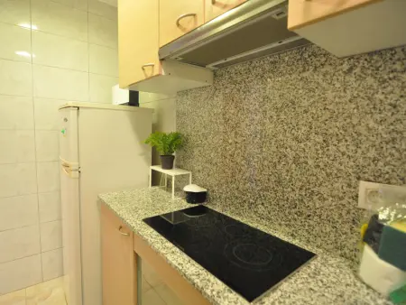 Appartement confortable à Roses, à 300m de la plage, avec terrasse et parking - Photo 6