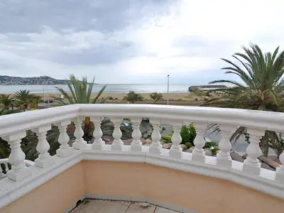 Maison à Empuriabrava, Alquiler vacacional en Empuriabrava, Costa Brava: Encantadora villa junto a la playa La Rubina, perfecta para familias de hasta 6 personas. - L1071938