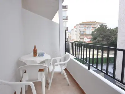 Appartement à Roses, Charmant appartement à Roses: Plage à 400m, piscine, Wi-Fi gratuit, clim, parking, pour 6 pers. - L1071949