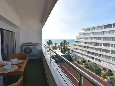 Appartement à Roses, Paraíso Costero: Estudio con Aire Acondicionado, Piscina y Vistas al Mar en Roses, Costa Brava, a Pasos de Playas y Servicios Locales. - L1071953