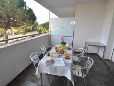 Appartement à Roses, Apartamento en Costa Brava, 1 dormitorio para 4 personas, vistas a montaña, piscina comunitaria, cerca de playa y supermercado. - L1071968