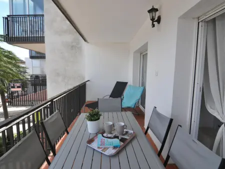 Charmant appartement à Roses à 300m de la plage avec terrasse, clim, cuisine équipée et TV satellite - Photo 1
