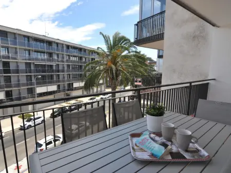 Charmant appartement à Roses à 300m de la plage avec terrasse, clim, cuisine équipée et TV satellite - Photo 3