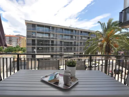 Charmant appartement à Roses à 300m de la plage avec terrasse, clim, cuisine équipée et TV satellite - Photo 4