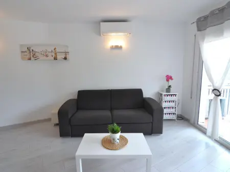 Charmant appartement à Roses à 300m de la plage avec terrasse, clim, cuisine équipée et TV satellite - Photo 10