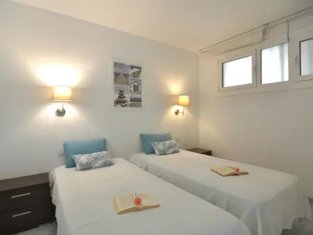 Charmant appartement à Roses à 300m de la plage avec terrasse, clim, cuisine équipée et TV satellite - Photo 21