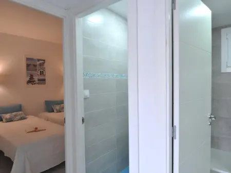 Charmant appartement à Roses à 300m de la plage avec terrasse, clim, cuisine équipée et TV satellite - Photo 22