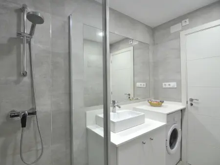 Charmant appartement à Roses à 300m de la plage avec terrasse, clim, cuisine équipée et TV satellite - Photo 25