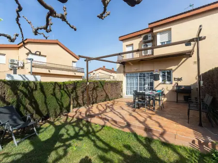 Maison à Roses, Grande maison avec piscine, jardin et barbecue, à 1200m de la plage à Roses, Costa Brava - L1071973