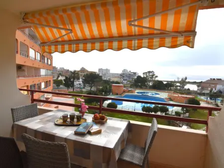 Appartement à Roses, Apartamento Tramuntana en Roses: Vistas al Mar, Piscina Comunitaria y Terraza a 150m de la Playa. - L1071997