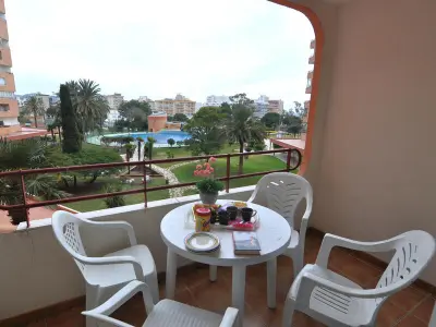 Appartement à Roses, Encantador estudio en alquiler en Roses, Costa Brava! A 1500 metros de la playa. Capacidad para 4 personas, con vistas al jardín y la piscina. - L1071999