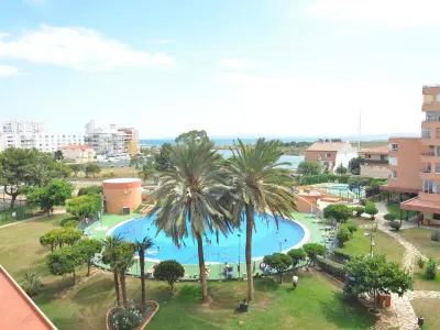 Appartement à Roses, Encantador estudio en alquiler en Roses, Costa Brava! Capacidad para 3 personas, comodidades modernas, piscina, Wi-Fi gratuito, cerca de la playa. - L1072003