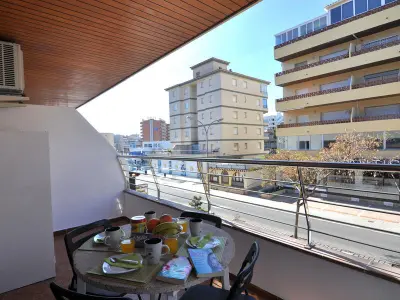 Appartement à Roses, Studio cosy à Roses, à 400m de la plage, terrasse, cuisine équipée, clim, Wi-Fi, pour 4 pers. - L1072004