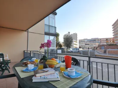 Appartement à Roses, Charmant appartement à 300m de la plage de Santa Margarita, Roses - Climatisé et avec terrasse - L1072012