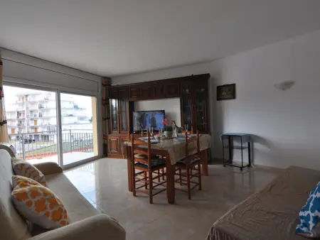 Appartement Confortable à Roses, à 300m de la Plage, avec Terrasse et Parking - Photo 2