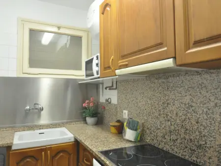 Appartement Confortable à Roses, à 300m de la Plage, avec Terrasse et Parking - Photo 5