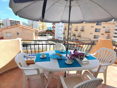 Appartement à Roses, Charmant appartement à Roses, Costa Brava, à 200m de la plage Santa Margarita, idéal pour 4 personnes - L1072033