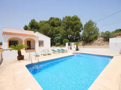 Villa à Xàbia, Villa confortable avec piscine privée, jardin et proche plage à Jávea pour 6 personnes - L1072045