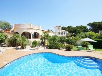 Villa à Xàbia, Villa intime avec piscine privée et jardin à Javea, 6 pers, animaux admis, près de la plage - L1072058