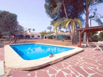 Villa à Xàbia, Villa de luxe à Jávea avec piscine privée, proche plage, 5 chambres, animaux acceptés - L1072064