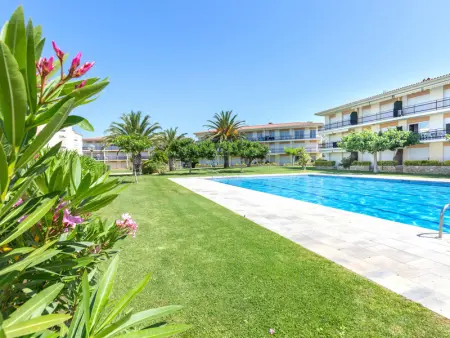 Appartement rénové à Calella - piscine, proche plage, terrasse, parking inclus - Photo 7