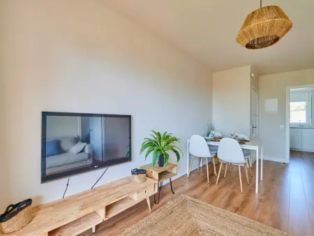 Appartement rénové à Calella - piscine, proche plage, terrasse, parking inclus - Photo 11