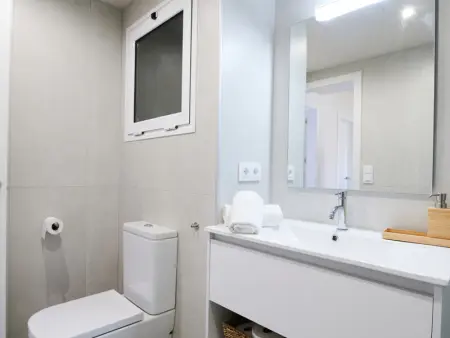 Appartement rénové à Calella - piscine, proche plage, terrasse, parking inclus - Photo 18