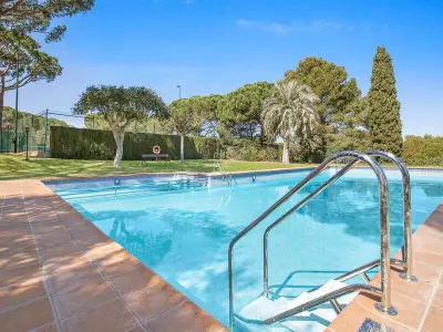 Appartement à Calella de Palafrugell, Appartement design 3 chambres vue mer avec piscine et tennis à Calella - L1072130