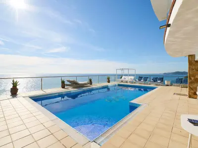 Villa à Lloret de Mar, Villa sur la Costa Brava avec piscines privées, sauna, BBQ, wifi et climatisation - L1072132