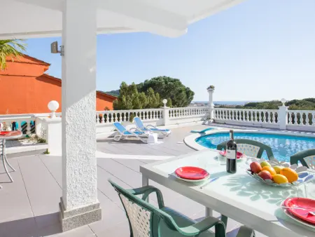 Maison spacieuse avec jardin et piscine privée, idéale pour famille à Blanes - Photo 7