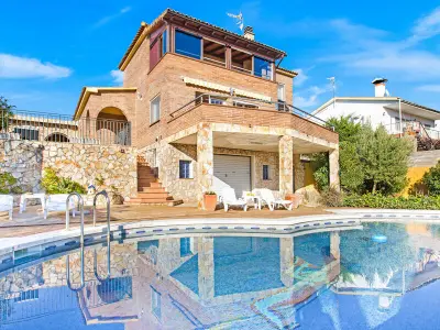 Villa à Lloret de Mar, Maison calme avec piscine privée, Wi-Fi, animaux acceptés - L1072157