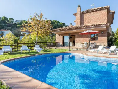 Villa à Lloret de Mar, Villa moderne à Lloret de Mar avec piscine privée, proche de la mer, idéale pour 8 personnes - L1072166