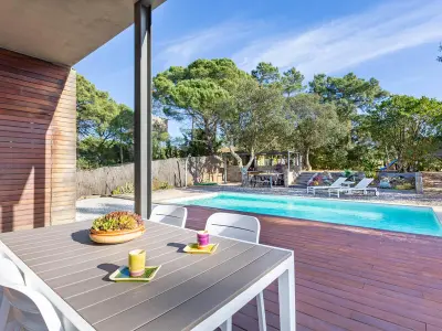 Villa à Lloret de Mar, Maison moderne avec piscine privée et Wi-Fi à Lloret de Mar, idéale pour familles - L1072167