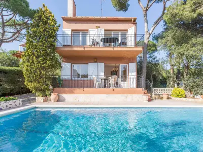 Villa à Calella de Palafrugell, Appartement pour 6 personnes avec piscine commune à Calella de Palafrugell, à 1 km de la plage - L1072224