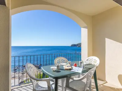 Appartement à Calella de Palafrugell, Appartement face plage Canadell - 3 ch, parking, animaux sur demande - L1072235