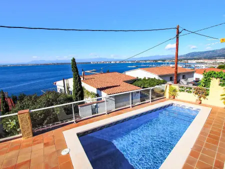 Maison Milà i Fontanals 22, jolie maison avec vue panoramique sur la mer - Photo 5