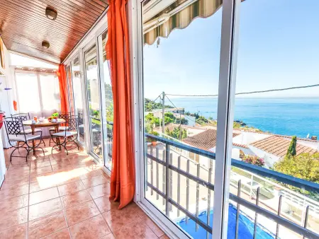 Maison Milà i Fontanals 22, jolie maison avec vue panoramique sur la mer - Photo 17