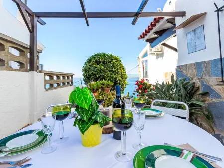 Maison Milà i Fontanals 22, jolie maison avec vue panoramique sur la mer - Photo 19