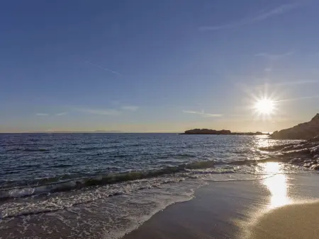 Maison Milà i Fontanals 22, jolie maison avec vue panoramique sur la mer - Photo 24