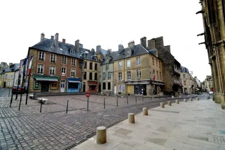 Le Parvis de la Cathédrale II, Refuge moderne de Bayeux - Photo 1